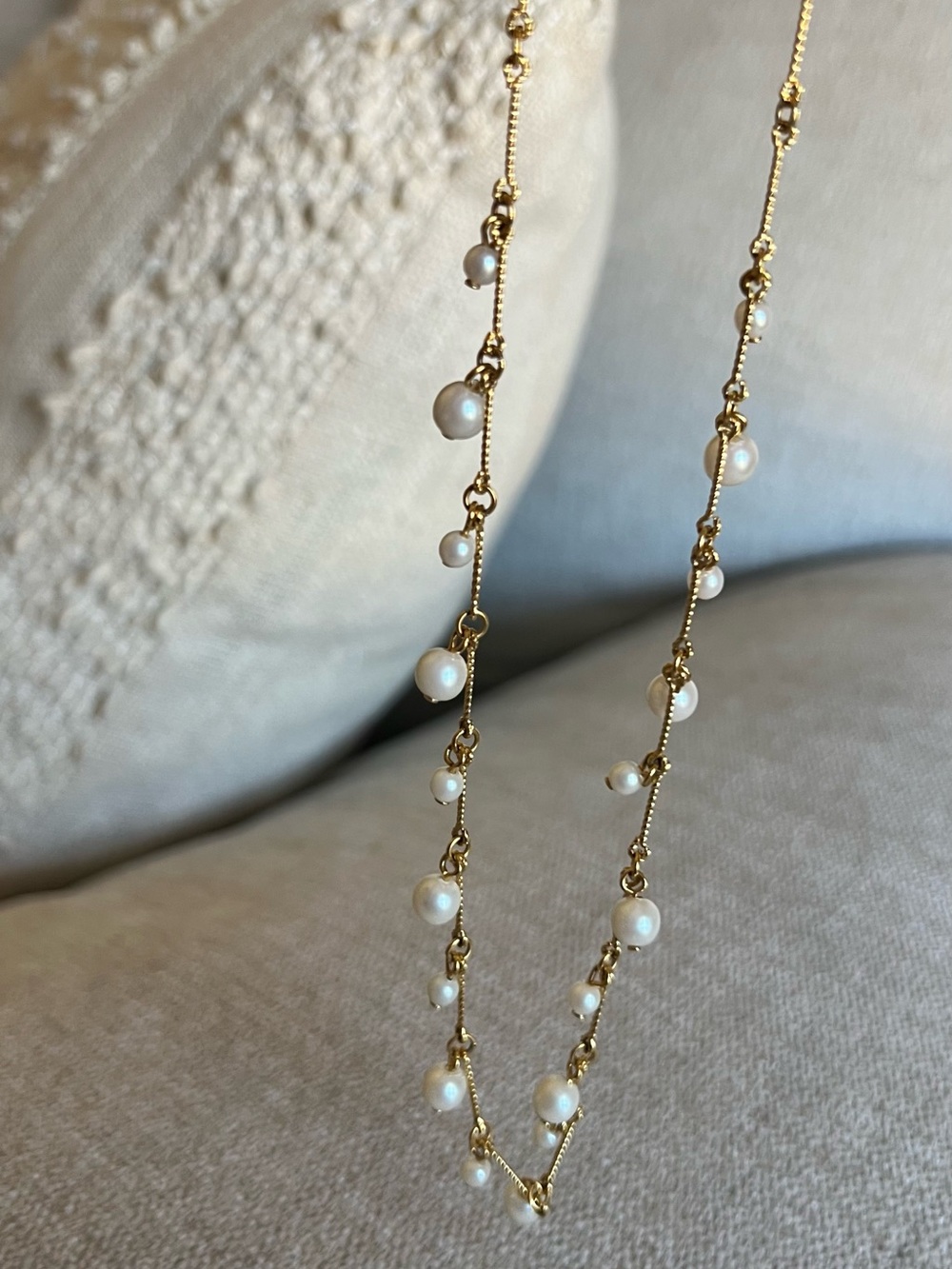 Vintage inspired Signed Premier Designs Gold Pearl Dangle Drop Necklace 18”